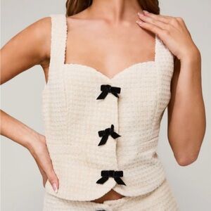 Le Lis Jillian Bow Top - NWT